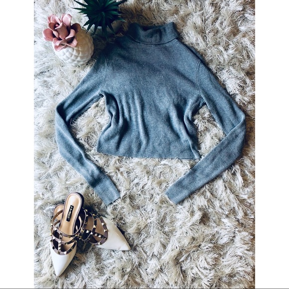 Kendall+Kylie Crop Top - Picture 2 of 5